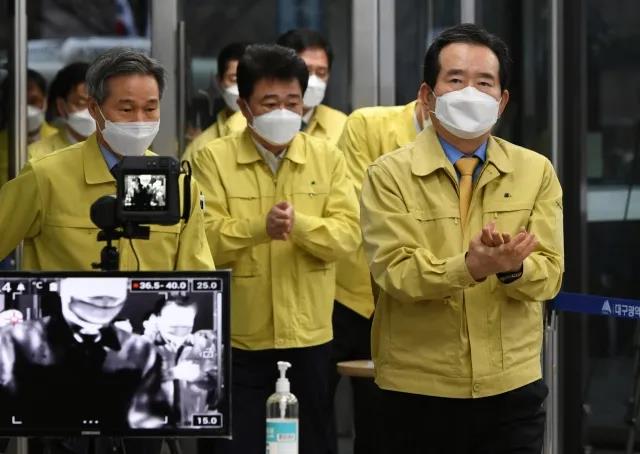 韓國1595例、日本894例、意大利470例…全球多地疫情升級！鐘南山建議全球形成聯(lián)防聯(lián)控機制.jpg